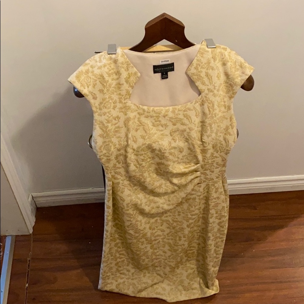 🔥5/$15🔥 Gold Pattern Dress